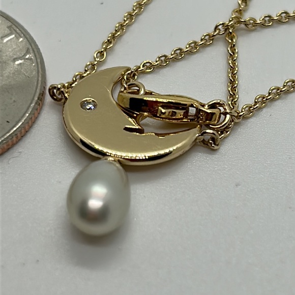 14K Yellow Gold Crescent 🌙 Moon Diamond 17” Necklace - Picture 5 of 8